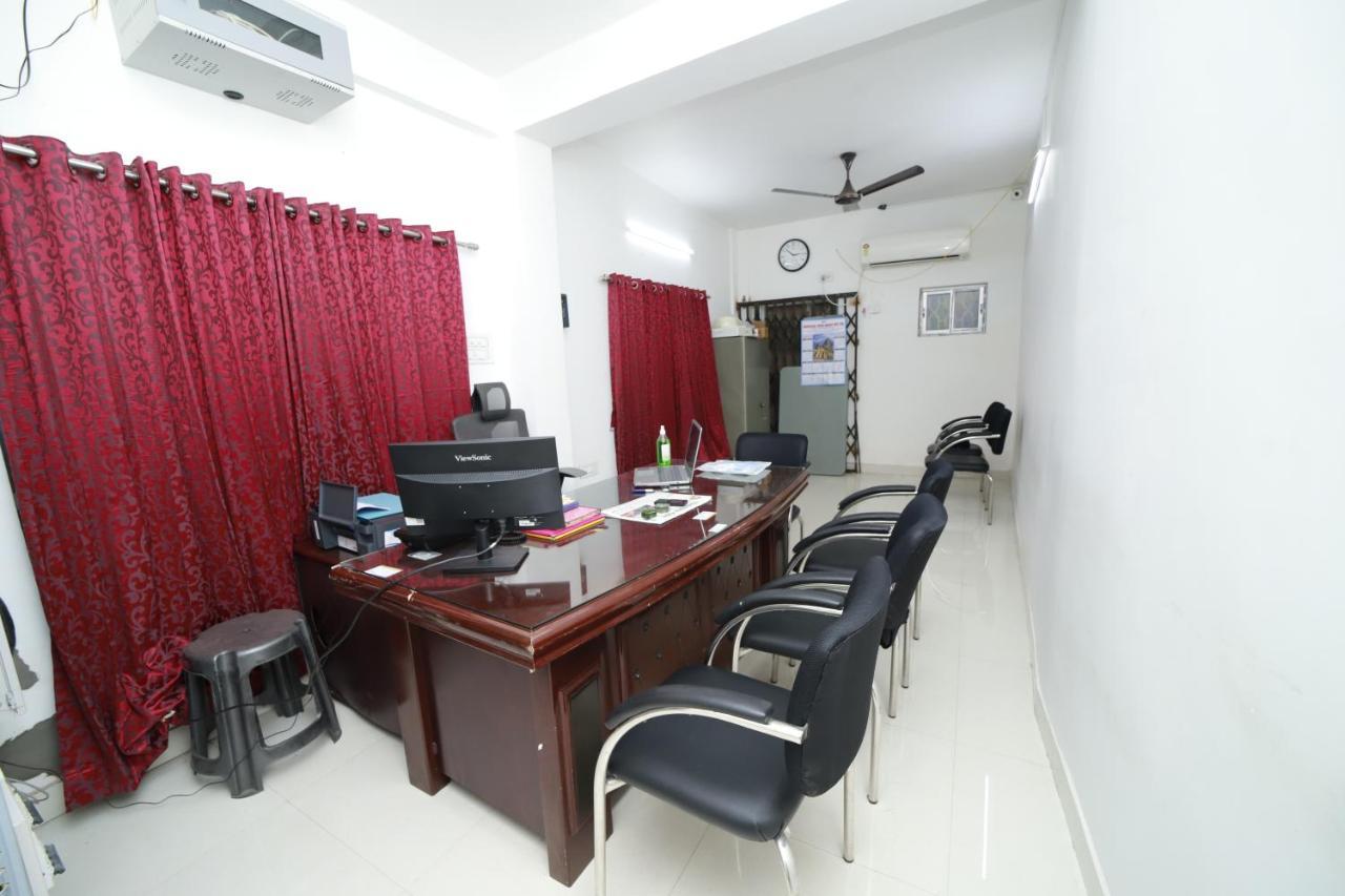 Rishika Guest House And Banquet Kolkata Exterior photo