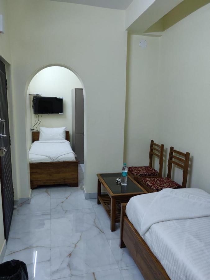 Rishika Guest House And Banquet Kolkata Exterior photo