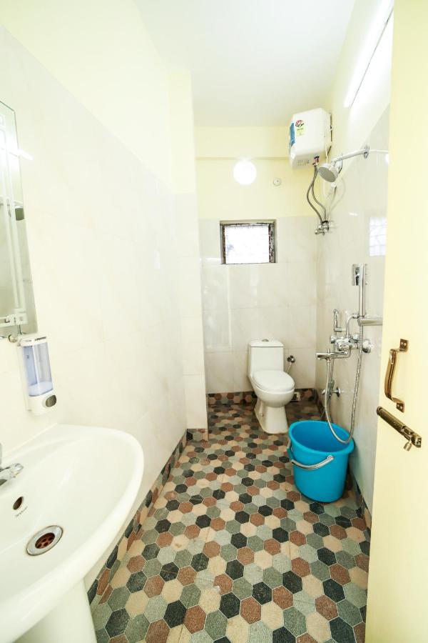 Rishika Guest House And Banquet Kolkata Exterior photo